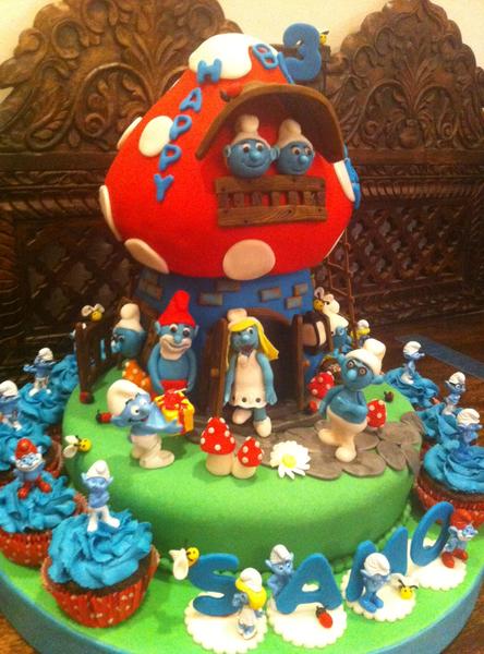 2Kg Cake SMURF FARM THEME